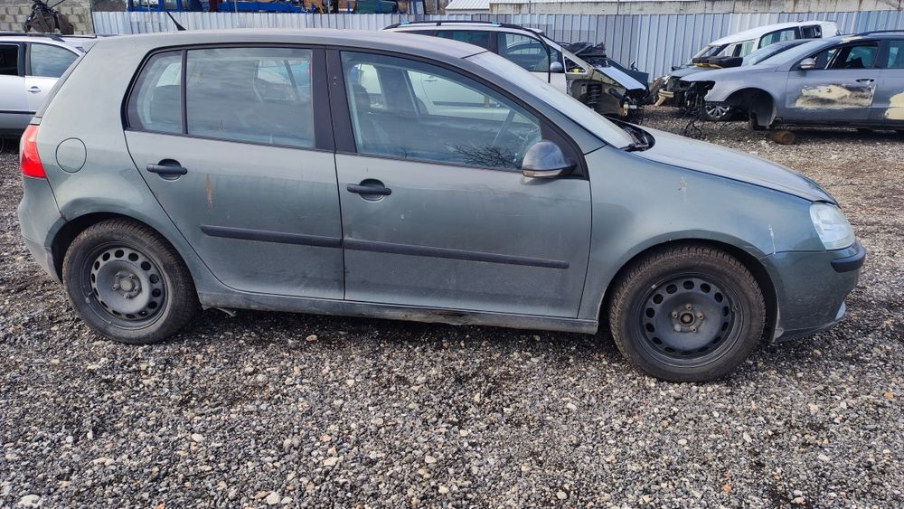 Голф 5 1.6 102 к.с на части