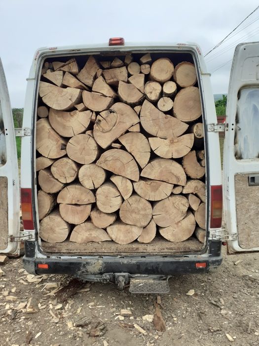 Aduc la comanda lemne pentru foc