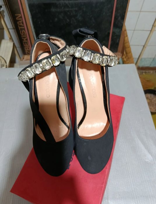 Туфли на каблуке