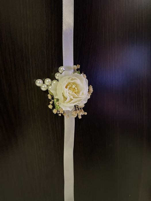 Шаферски гривни и бутониери