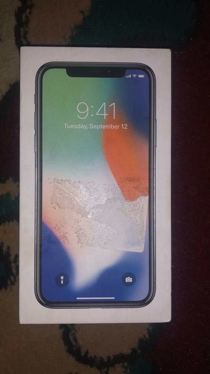 Продам IPHONE X silver