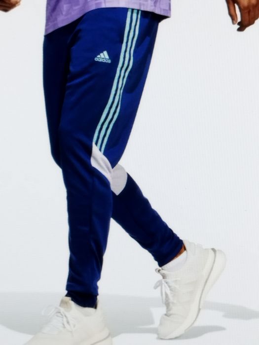 Vând Pantaloni Marca ADIDAS, Mărimea XXL.