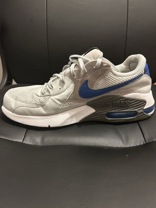 Vând Nike Air Max – purtați puțin, stare excelentă