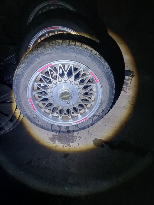 Продам комплект шин дисков на 16 Ауди б4.