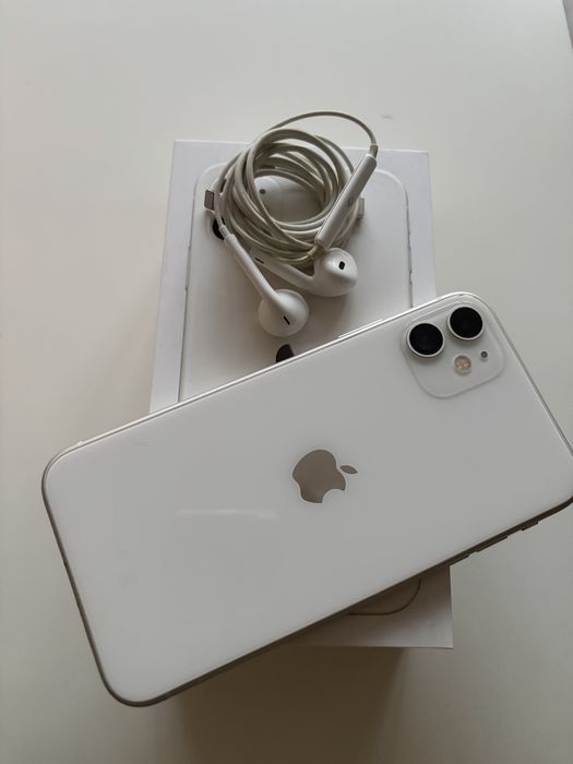 Apple iPhone 11, 64 GB — Отлично състояние, като нов