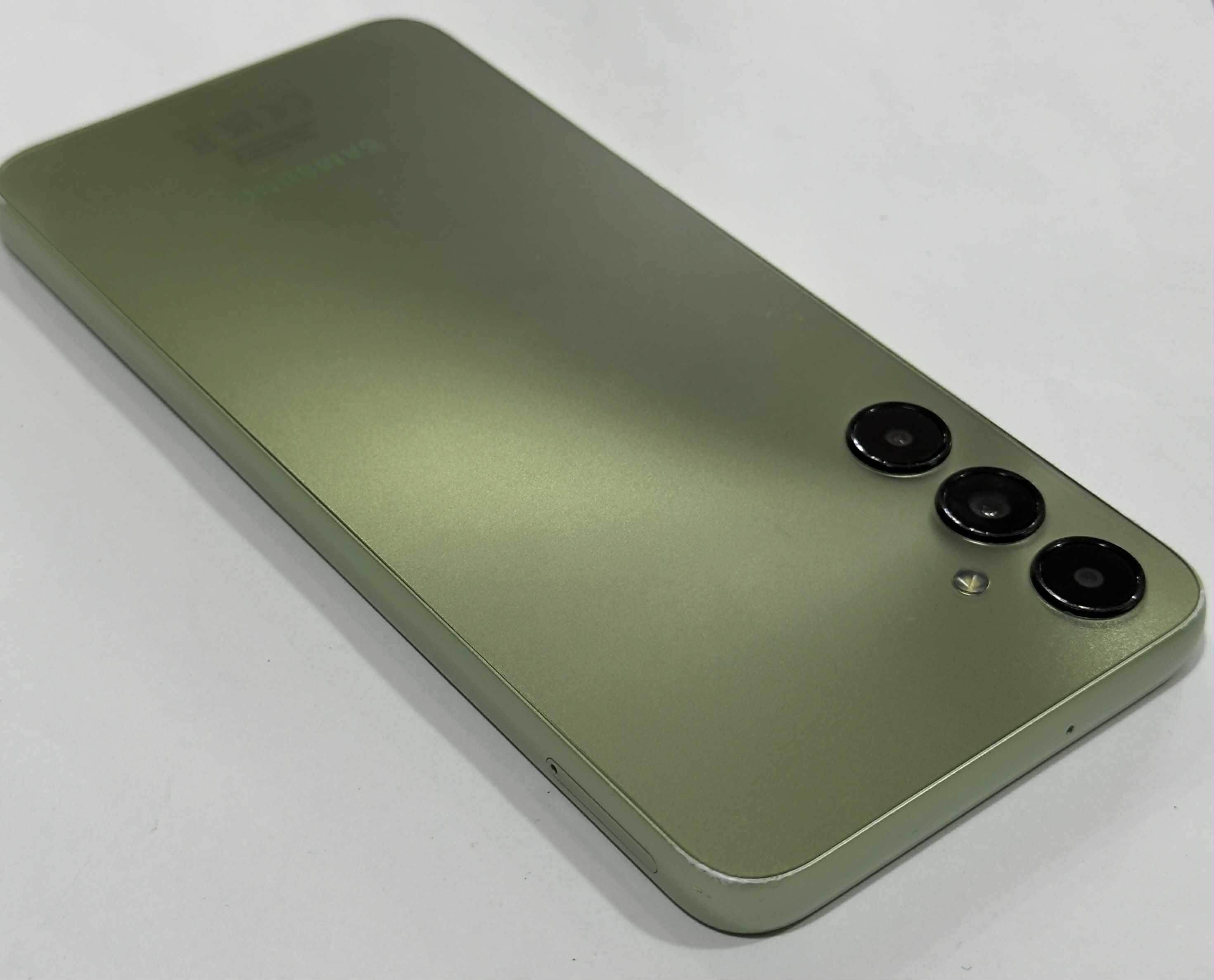 Продавам Samsung A05S 128/4gb