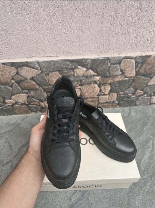 Adidași negri Lasocki, noi, mărimea 37, cu cutie femei