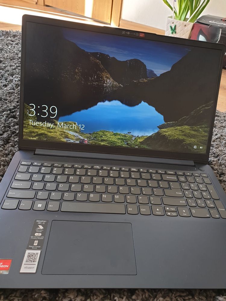 Laptop Lenovo nou