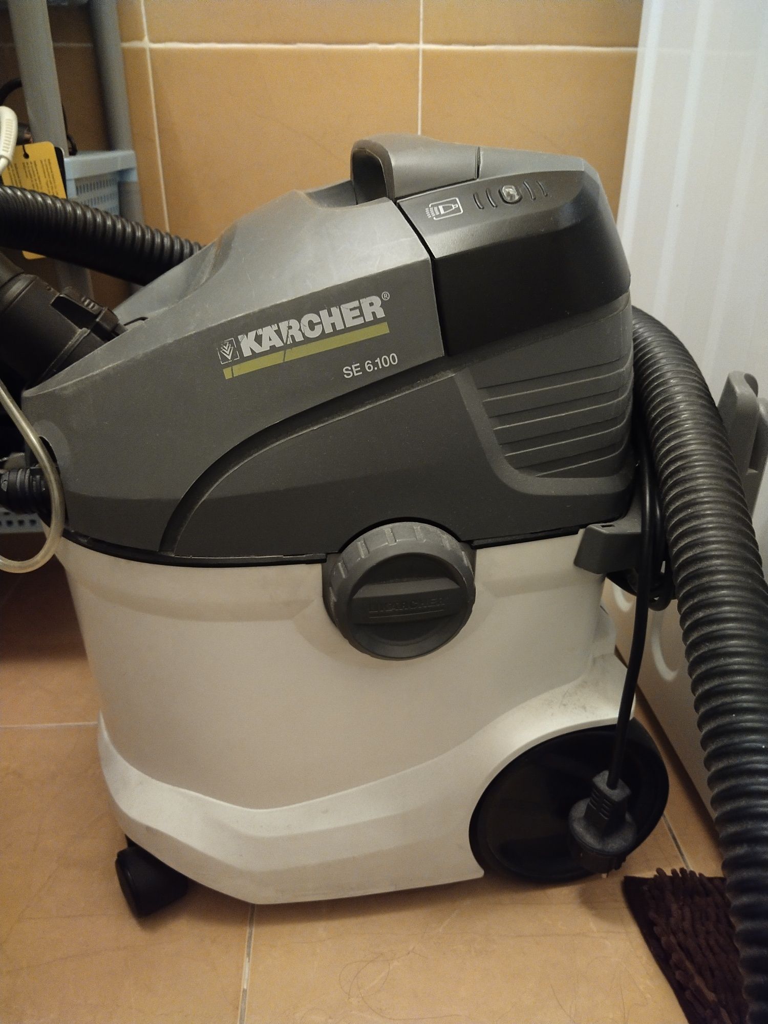 Продам пылесос Karcher