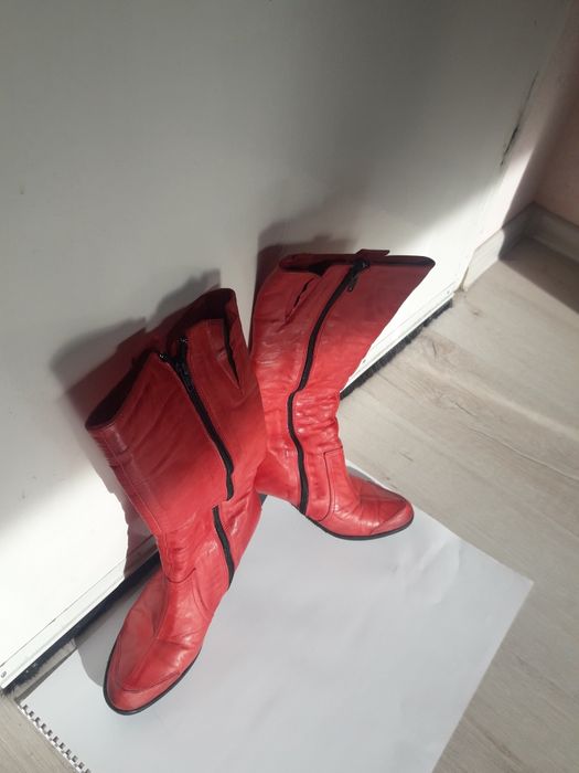 Червени ботуши естествена кожа, 36 номер, произведени в гр. Пещера