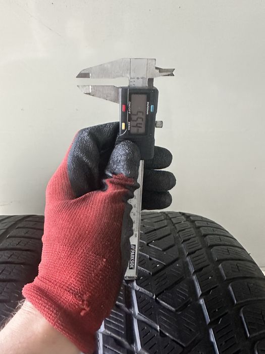 285/35 R22 Pirelli Scorpion Winter