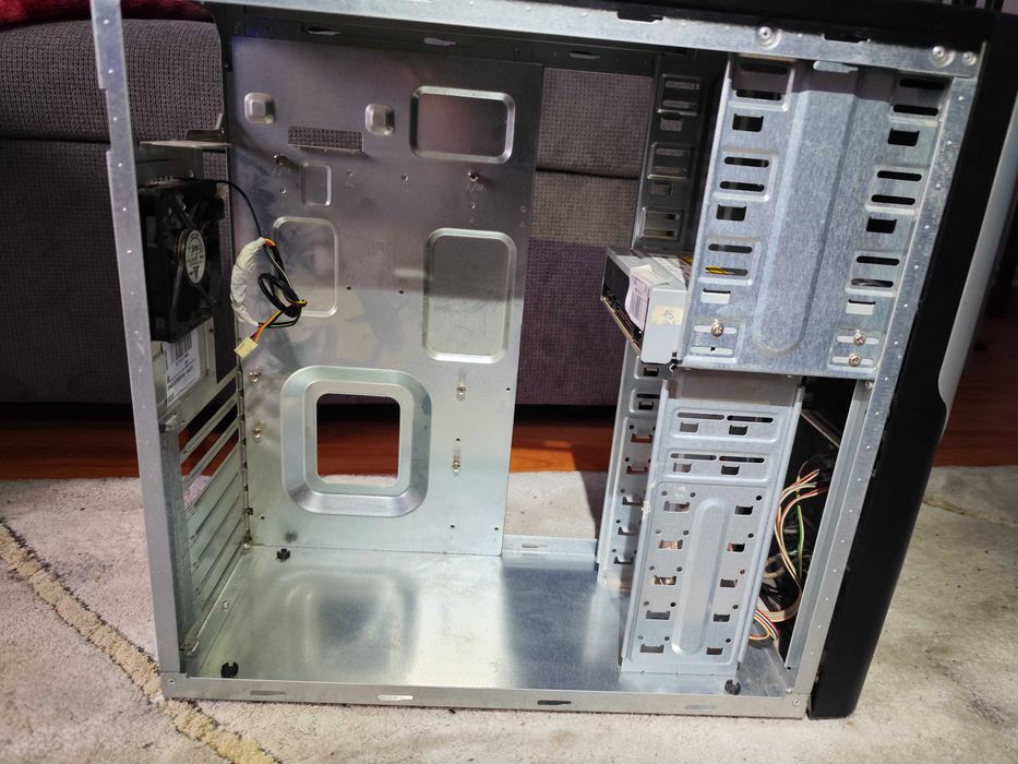 Carcasa pc cu DvD RW LG+cooler