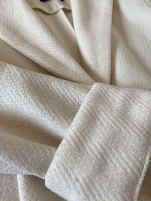 Палто Bershka бяло/кремаво