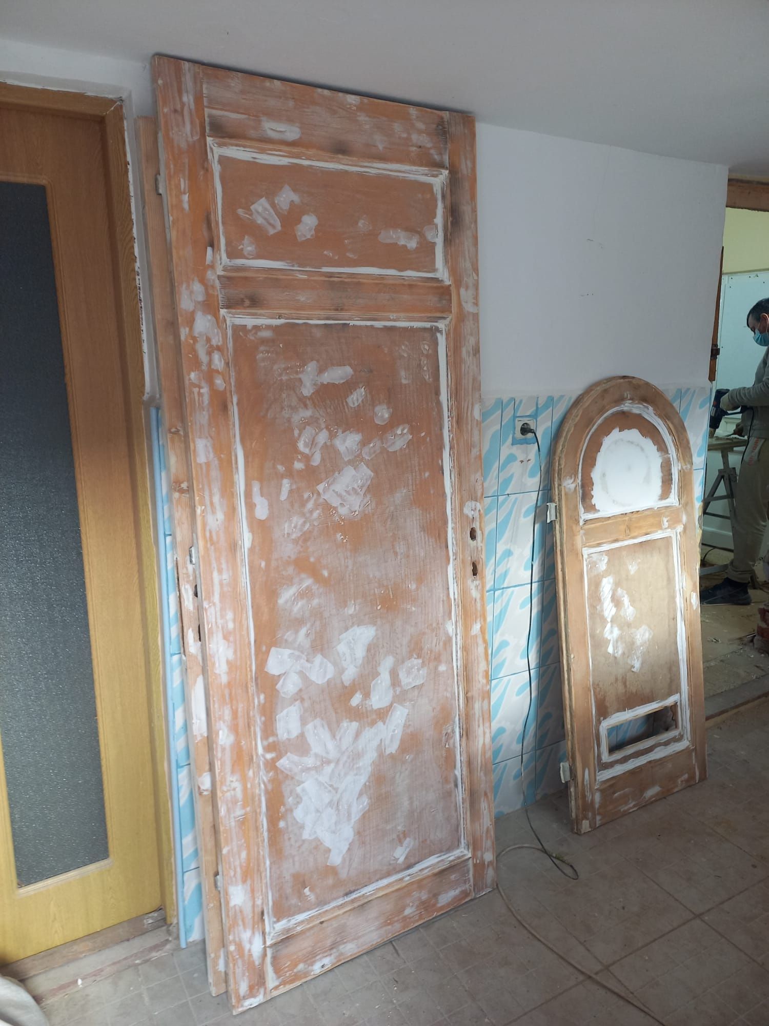Atelier reconditionare mobila/usi, lemn