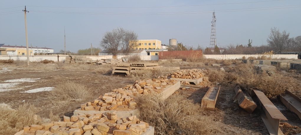 Продаётся участок земли для постройки коммерческого помещения