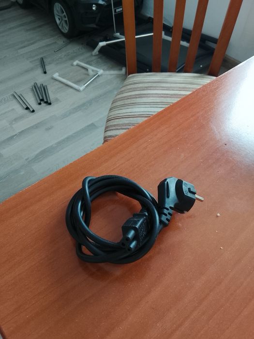 Vând tot pe o 100 de lei