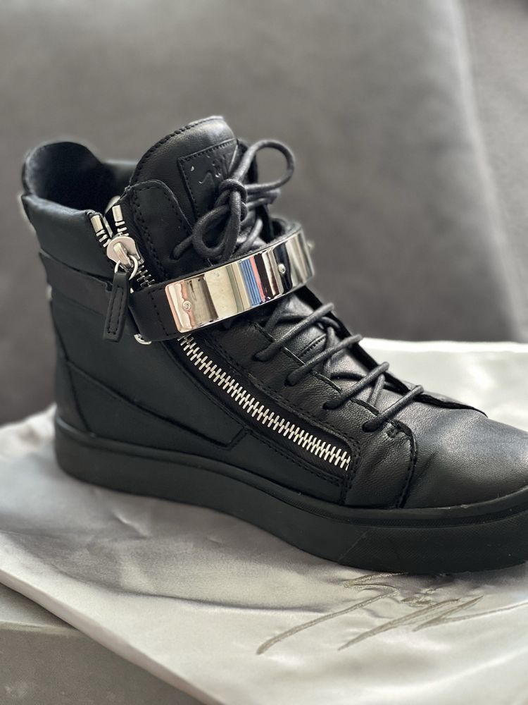 Giuseppe Zanotti обувки номер 42,5