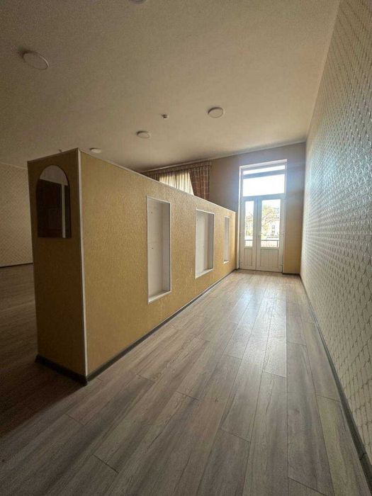 Продается дом под любой бизнес, 6 соток,  630 кв. ор-н 8 роддом