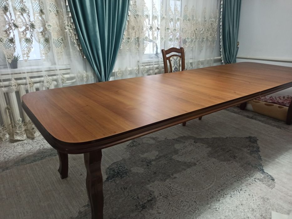 Продам большой стол