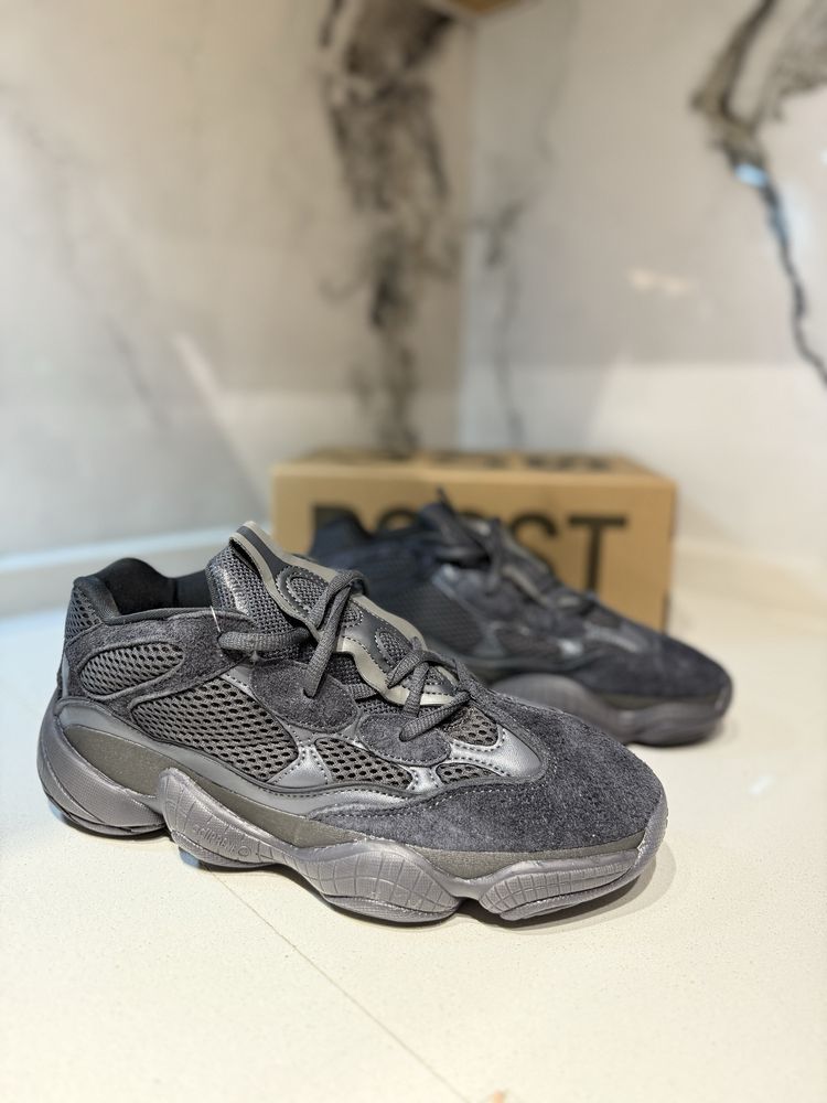 Намаление Yeezy Boost 500 Black