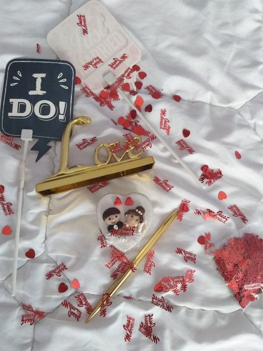 Accesorii pentru nunta: cos,pahare,umerase nasi