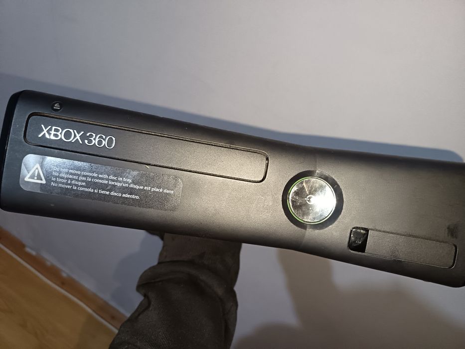 Vând acest Xbox 360