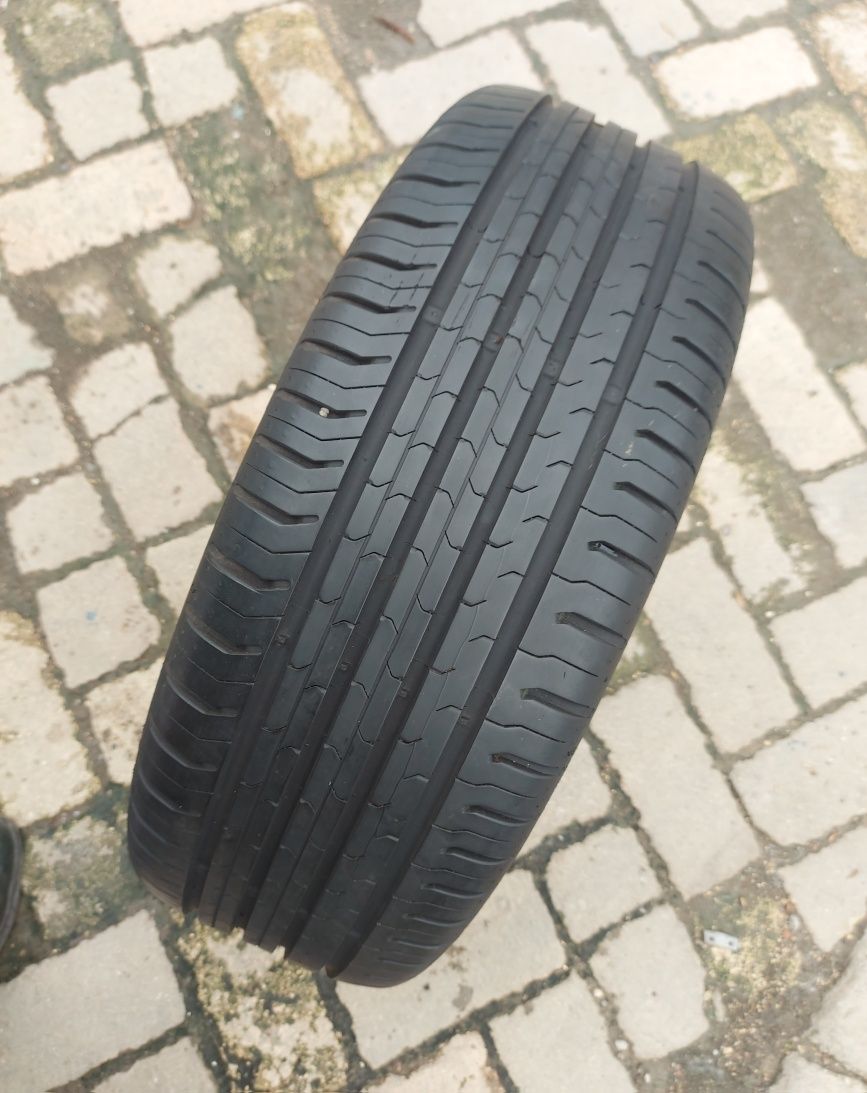 O bucată 215/55 R17 vară - una Goodyear Michelin Continental