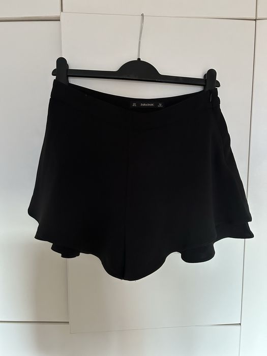 Fusta- pantaloni scurti zara S