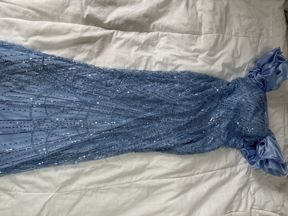 Rochie lungă nou-nouță