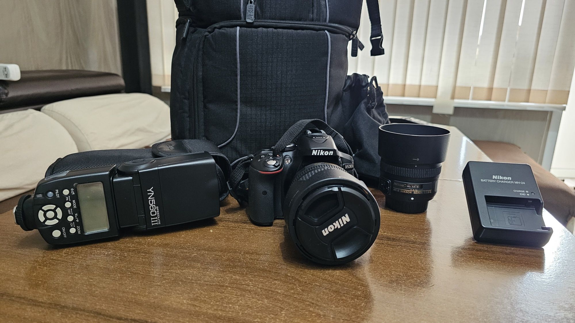 Nikon D5300 + 2 обектива,светкавица и фото сак ( 4712 кадъра)