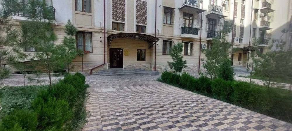 Продается 3х ком квартира в новостройке, ор-р: ул. Паркентская, 80 м²