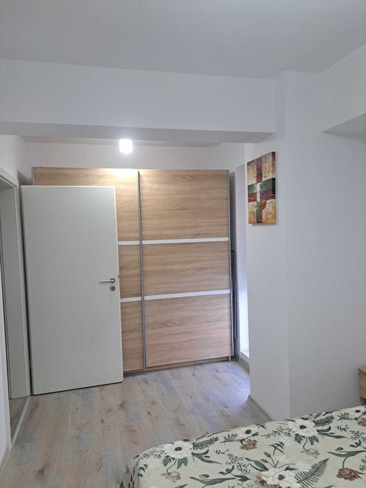 Apartament de închiriat pe termen lung.