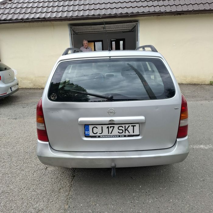 Oper Astra de vanzare