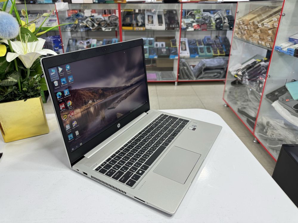 Hp core i3-10 avlod 8/256 metal korpus barmoq izi bor klavyatura yonad