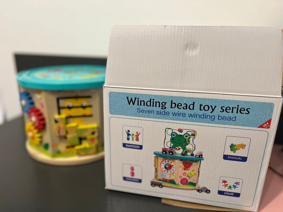 Cub educativ din lemn Montessori