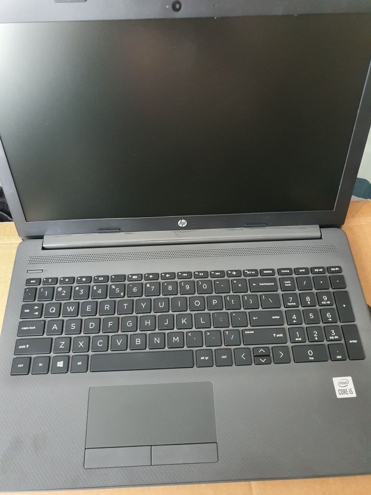 Laptop HP 250 G7 / i5-1035G1 / 8GB DDR4 / SSD 256GB