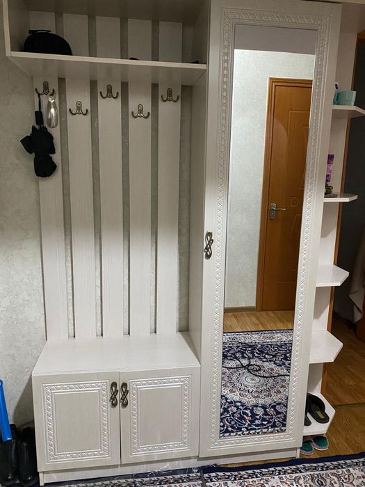 Прихожка, шкаф с полками