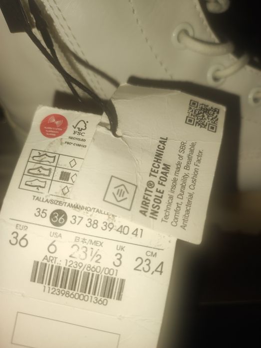 Ghete Bershka noi Nr 36