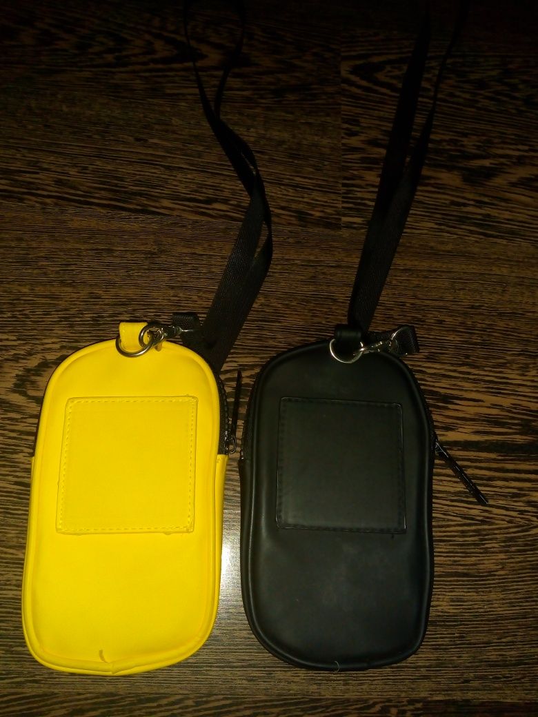 Нови вертикални чанти за смартфон за врата