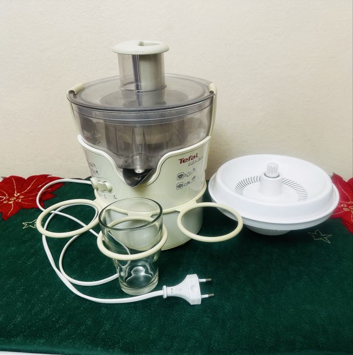 Соковыжималка TEFAL.