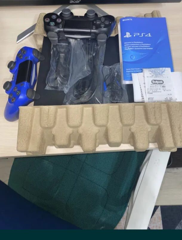 (PS 4 slim)  (1Тв памяти) (2 джостика)