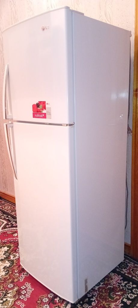 Продам холодильник LG!