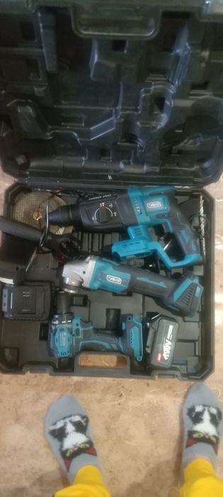 продаю электроинструмент