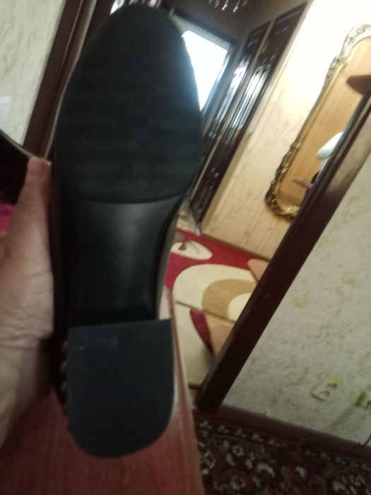 Женские лаковые туфли