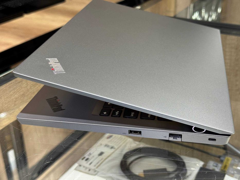 Lenovo ThinkPad E14 Core i7-10510U ram 16 ssd 256