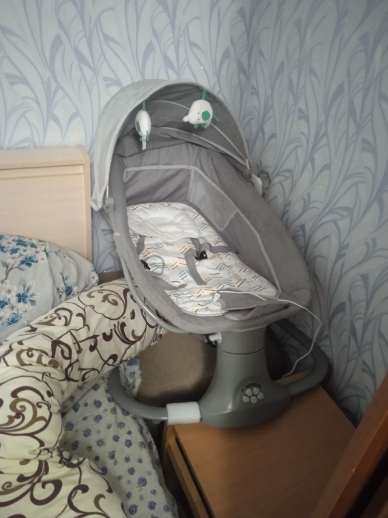 Продам качельку детскую