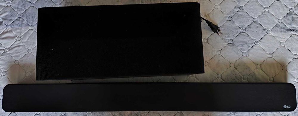 Саундбар LG SL4Y 2.1 300W (SL4Y.DEUSLLK)