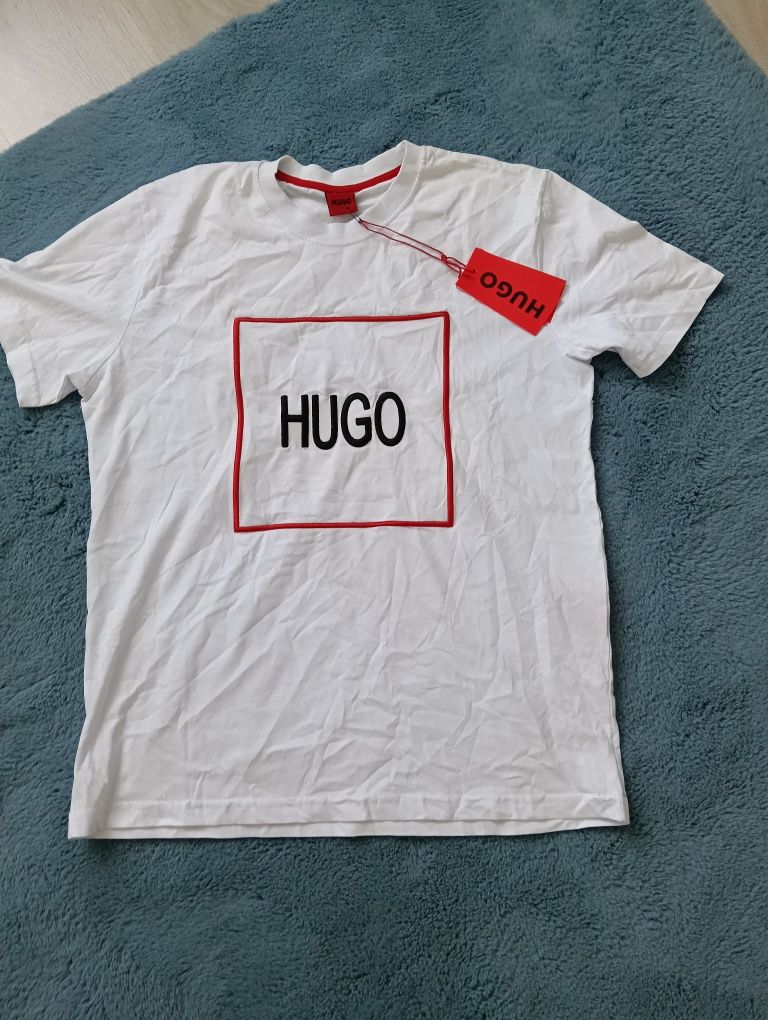 Tricou superb Hugo boss nou..mărimea s
