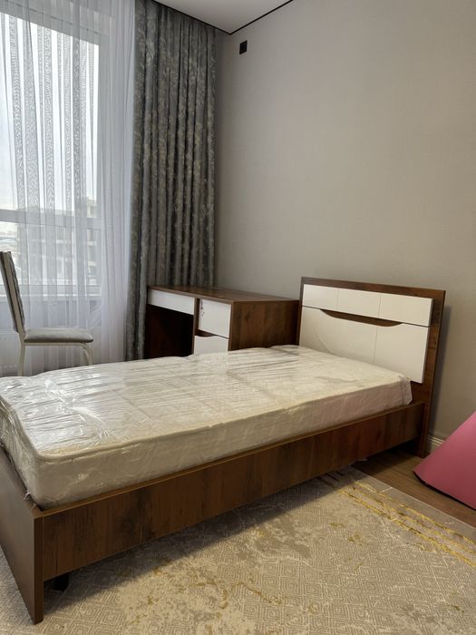 Кровать для спальни