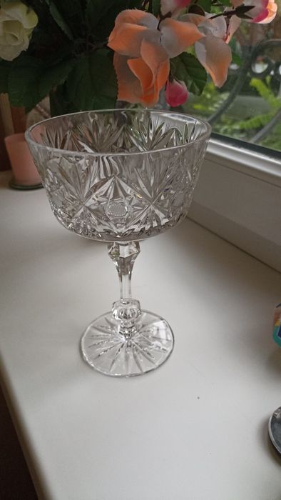 Ваза хрустальная,новая,4500т,торг.,